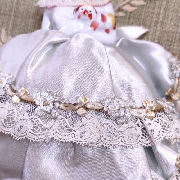 Vintage  Pin Cushion Doll in Sage Green Silk - Picture 5 of 7